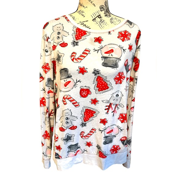 Secret Treasures Other - 💥Christmas Clearance💥 Soft Christmas 🤶 Christmas Pajama Top